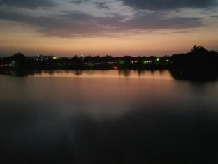 Hotel Shiv Lake 普杰 外观 照片